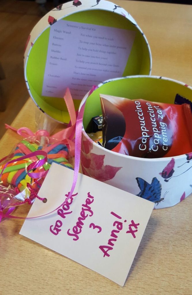 perfect to keep on an office desk