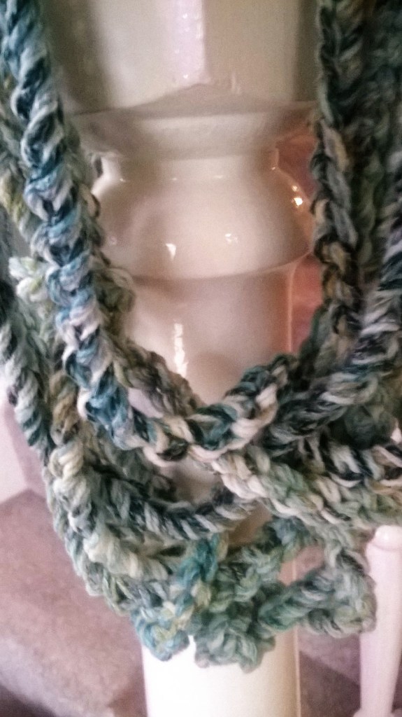 Chain reaction necklace scarf