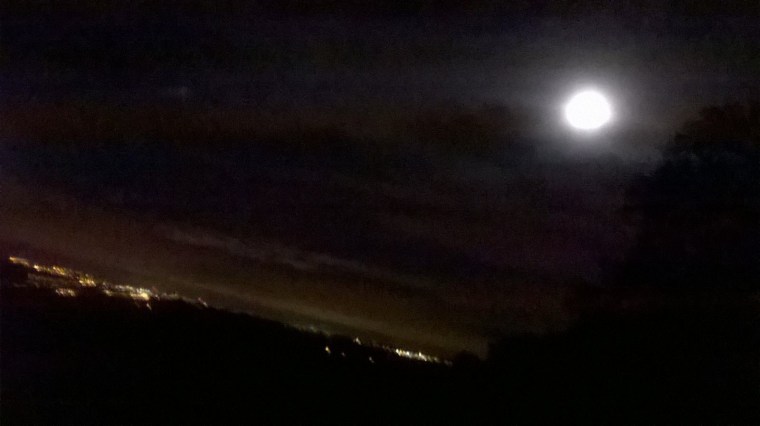 A fleeting glimpse of the super moon...