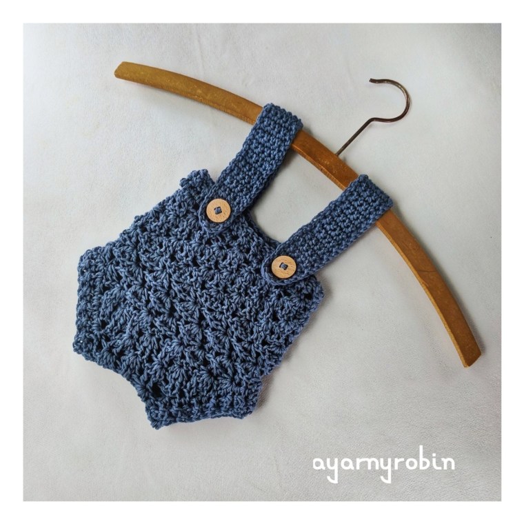 crochet baby clothes